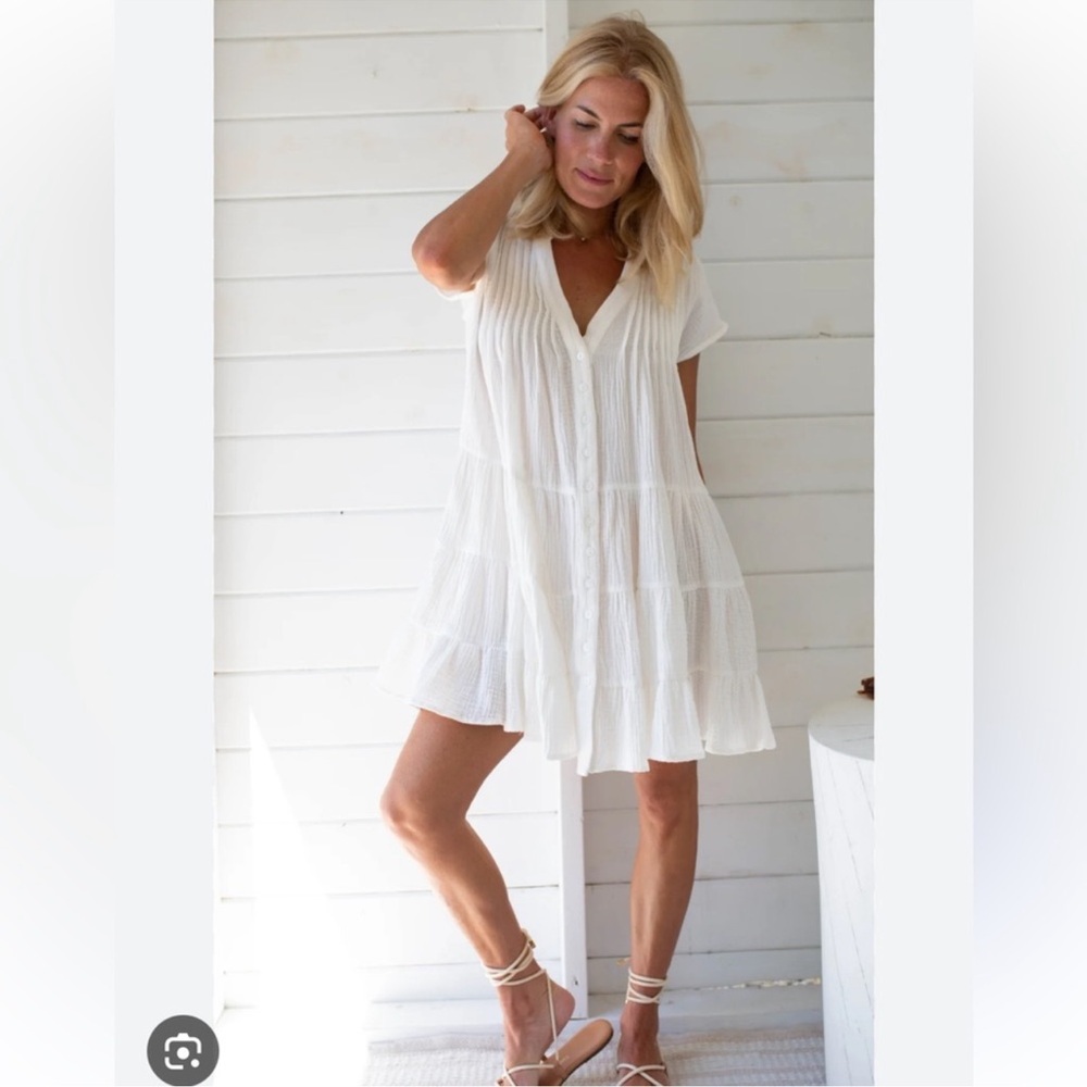Relaxed White V-Neck Tiered Mini Dress